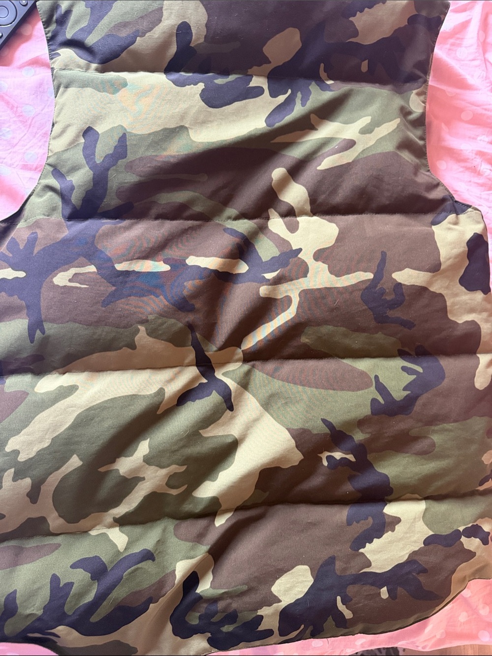 Canada Goose Camouflage Puffer Vest in Green & Brown - Picture 6 of 8